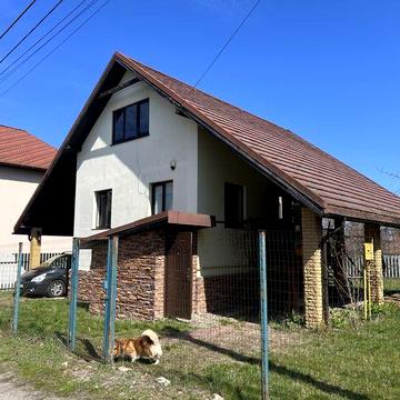 Дача на озері на теплий сезон