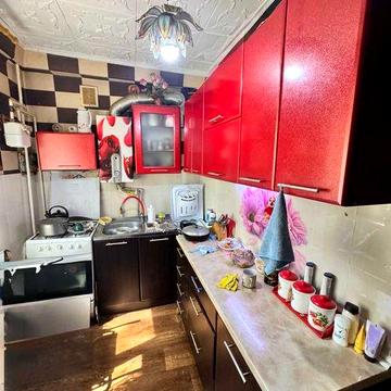 Продам 2 кімнатну квартиру! Димитровський ринок!