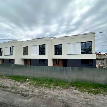 Продаж середнього таунхаусу 144 м² у Жовкві