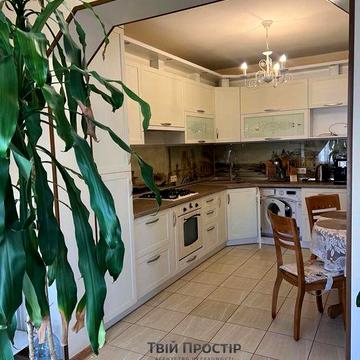 Продаж трикімнатної квартири  без комісії для покупця