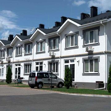 Продам квартиру 73м2 /51500дол.збудовано якісно.газ