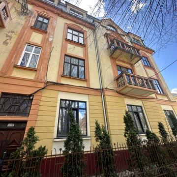 Ексклюзивна оселя в парковій зоні
