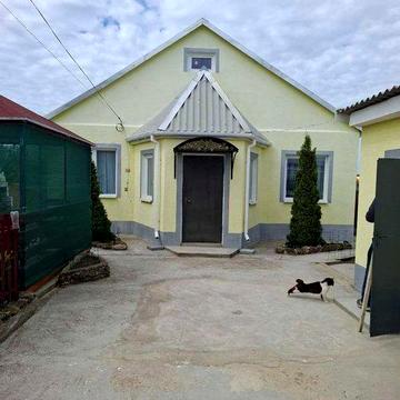 Будинок, неподалік від Одеси, В.Балка на вул.Кільцевій з гаражем та хозбудівлями