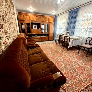 Квартира в центрі міста зі своїм окремим двором та територією для відпочинку