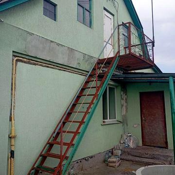 Продам пів будинку в селі Гора