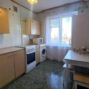 Пропонується до продажу  квартиру вул. Великотирнівська