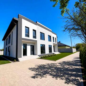 Продаж таунхауса 112 кв.м. ЦІНА від забудовника, КОМІСІЯ РІЕЛТОРА 0% Газ електрика. Район за Вишенським озером розбудований. Ще є різні варіанти