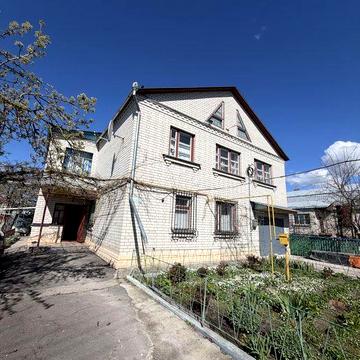 Будинок з ділянкою гаражем та парником на  Марʼянівці