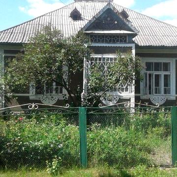 Продається будинок із земельною ділянкою