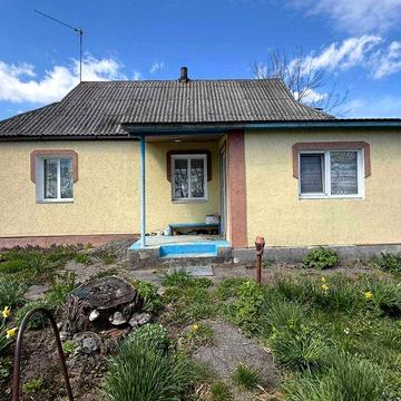Будинок зі зручностями, садом та городом в с. Іванківці, Хмельниччина | З документами, все приватизоване