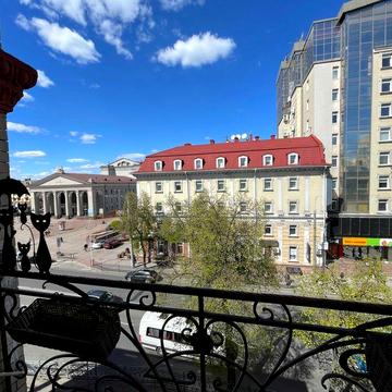 Продам трикімнатну квартиру з автономним-газовим опаленням на Соборній, 57