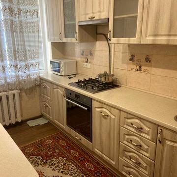 Здам 2-к квартиру на космонавтів