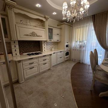 Здається в оренду 3-кімнатна квартира площею понад 90 м²