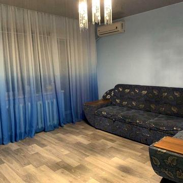 Продам 3-х комнатную квартиру(с возможностью переделать на двухуровневую)  все комнаты раздельные можно по сертификату