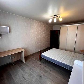 Простора квартира з усим наповненням