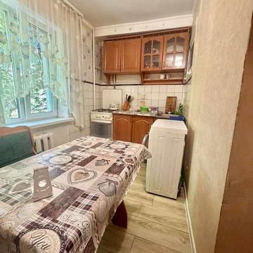 Без комісіі  2- кім на Нивках вул Мріі 16 Б метро 10 мін