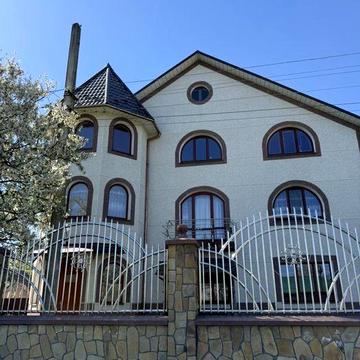 Продається красивий будинок