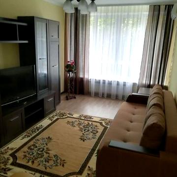 Здам 1 кімнатну квартиру, метро Чернігівська.
