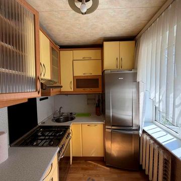 2к . Червоний камінь