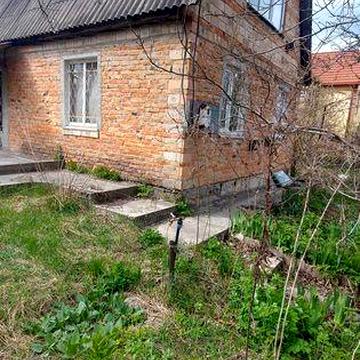 Продається будинок зі зручностями-ліс поруч,тиша та свіже повітря