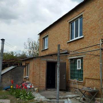 Продам двоповерховий будинок с.Бережинка 180м.кв. з участком 15 соток.