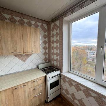 Продаж реальноі квартири  ! 2 кімнати  біля метро!