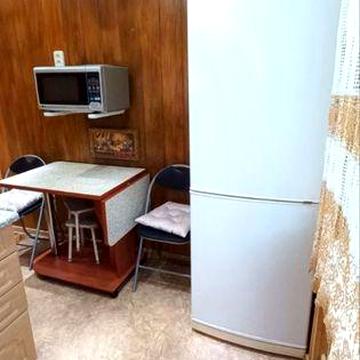 Аренда 2 х комн кв . +Командированные /3 этаж + укмплектована