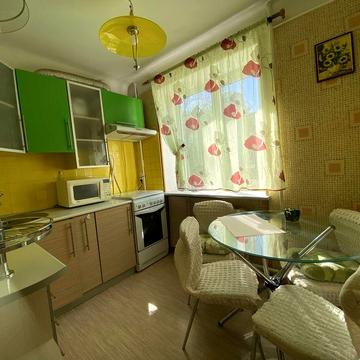 Продам 2 кімнатну квартиру по вул. Відінськв