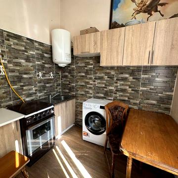 Продам в центрі 1 кімнатну квартиру вул. Коновальця