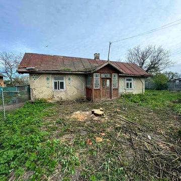 Продаж: будинок та земельна ділянка 25 сот. с. Смереків