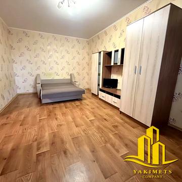 Продаж просторої 2-кімнатної квартири з видом у сучасному будинку на проспекті Науки