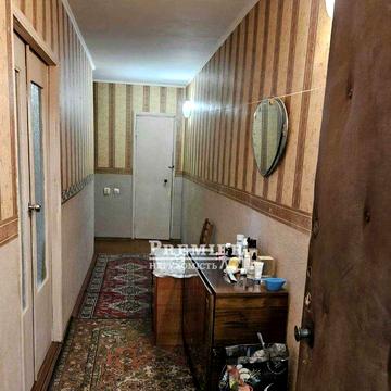 Продам 2-кімнатну квартиру на Кримському бульварі