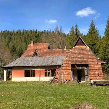 Продаж будинку в горах