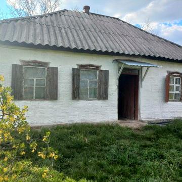 Будинок + садок + 10 соток у центрі села! 2000 грн/міс + можливий викуп