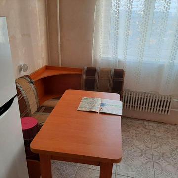 Оренда 2 кімнатна квартира Роганський жилмасив
