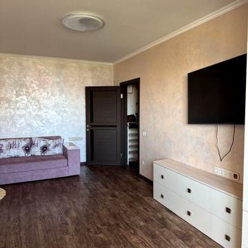 Здам 2к квартиру на Глушкова, 50 метрів до станції метро Теремки