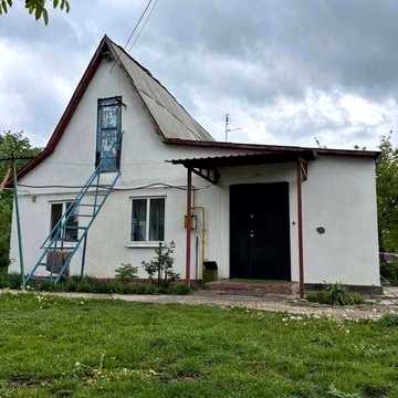 Продам будинок в селі Острійки,сертифікати