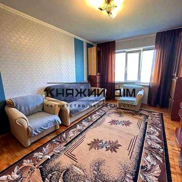 БЕЗ КОМІСІЇ!Продається світла та простора 2-кімнатна квартира Троєщина