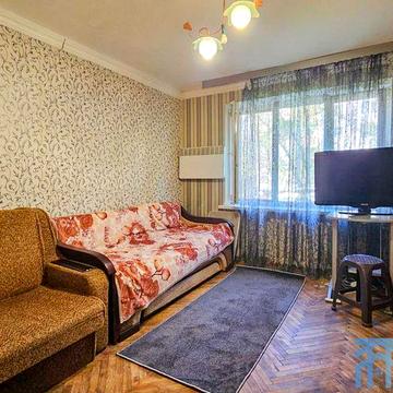 Світла 1-кімнатна квартира біля парку та ТЦ Квадрат Микитенка, 9Б