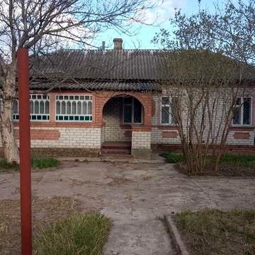 Продам гарний будинок в с.Халявін