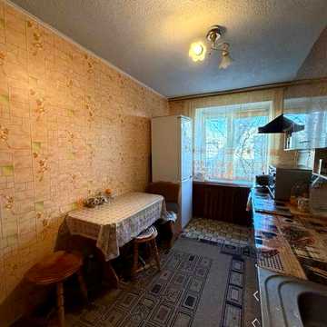 3 кім квартири в цегляному будинку в Корабельному районі