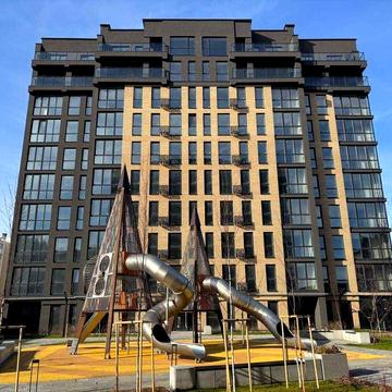 Продаж 2к квартири в районі Виставка. Переуступка.