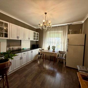 Продаж двокімнатної, Троєщина, ремонт
