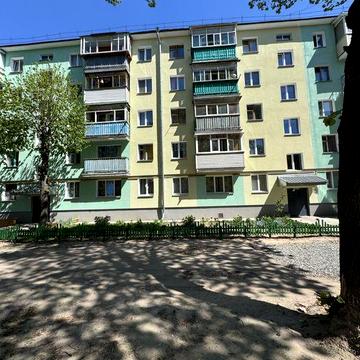 Продам 2-кімнатну квартиру в центрі | 3 поверх | утеплений будинок