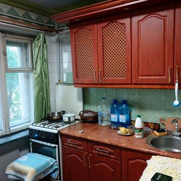 Продаж 2 кім.квартри центр 3 повех  інд.опалення,цегла