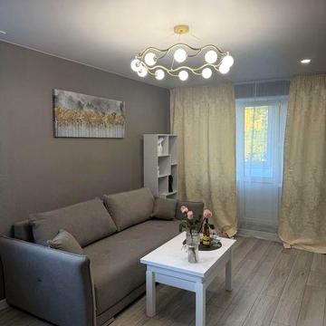 Продається 2к квартира з ремонтом в центрі