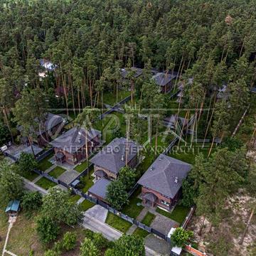 Продаж сучасного будинку в сосновому лісі Плюти