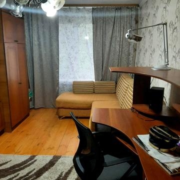 Миколи Ушакова вул., 6