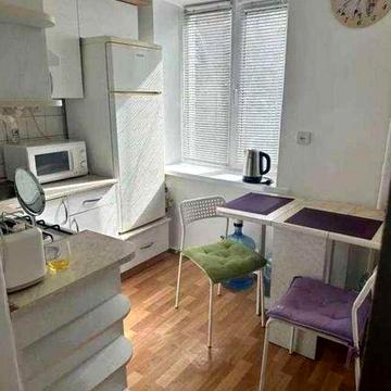 Продам 2-кімн. Лабораторна вул. 28, 44 м.кв