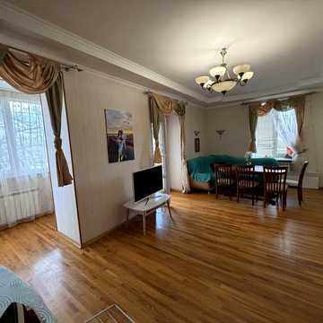Продаю  4-кк ул 200м2, автономка, закрытый дом, гараж ул Набережная
